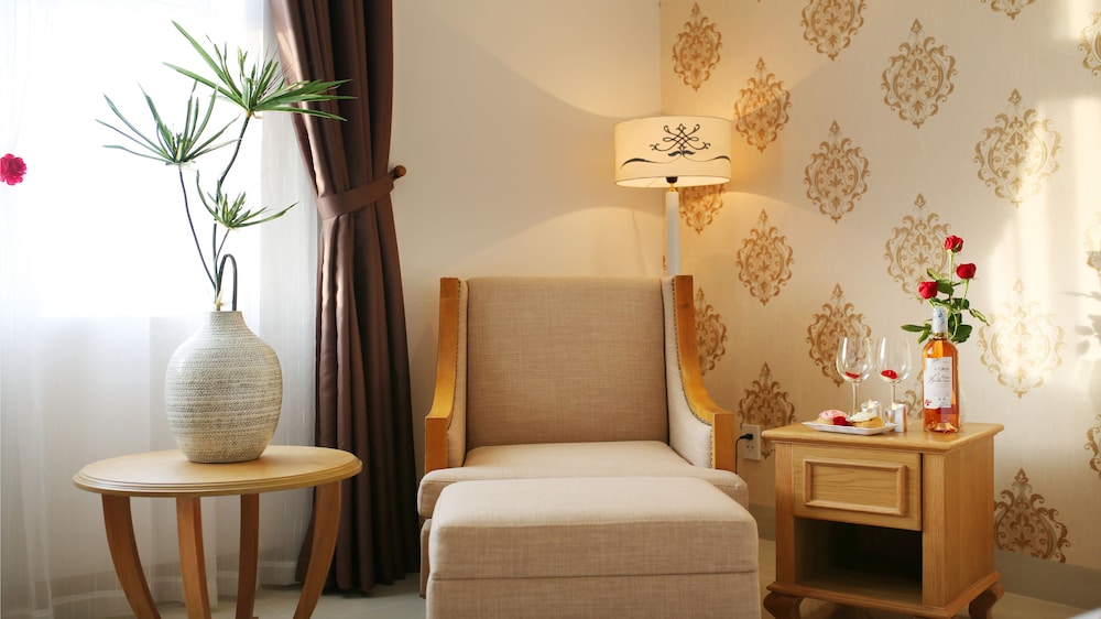 Royal Family Hotel Da Nang 32/50