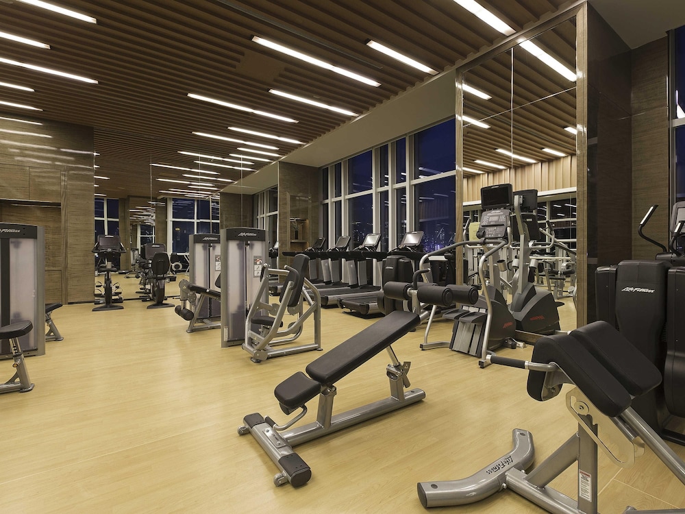 Pullman Yantai Center 25/50