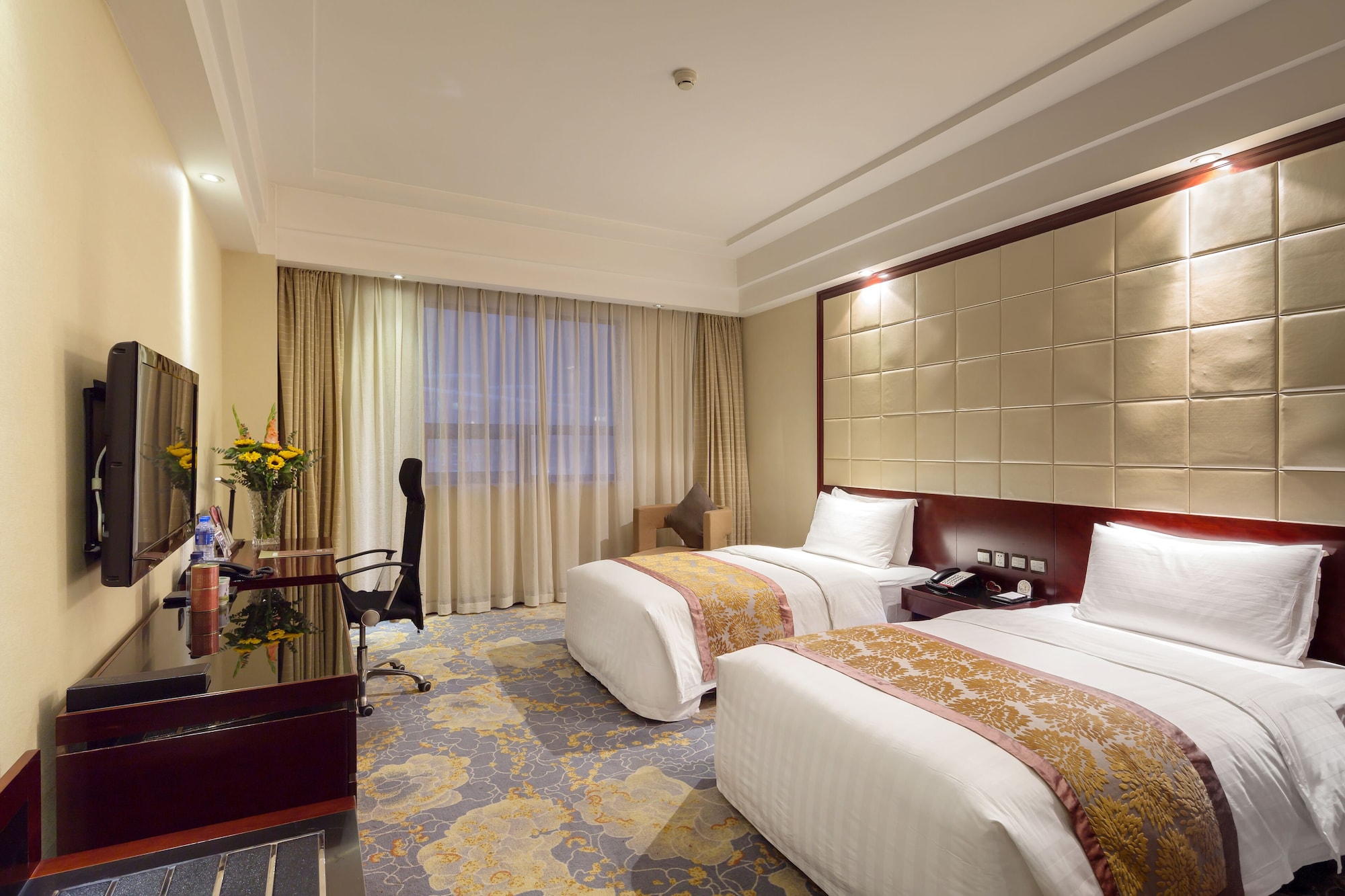 DELUXE, TWIN BEDS