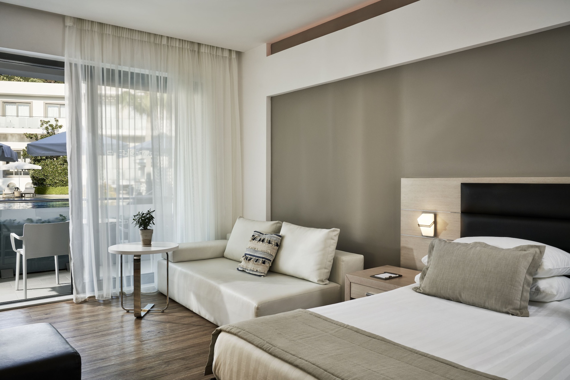 غرفة ديلوكس بسريرين منفصلين مع أريكة، Lesante Classic - Preferred Hotels & Resorts 8/10