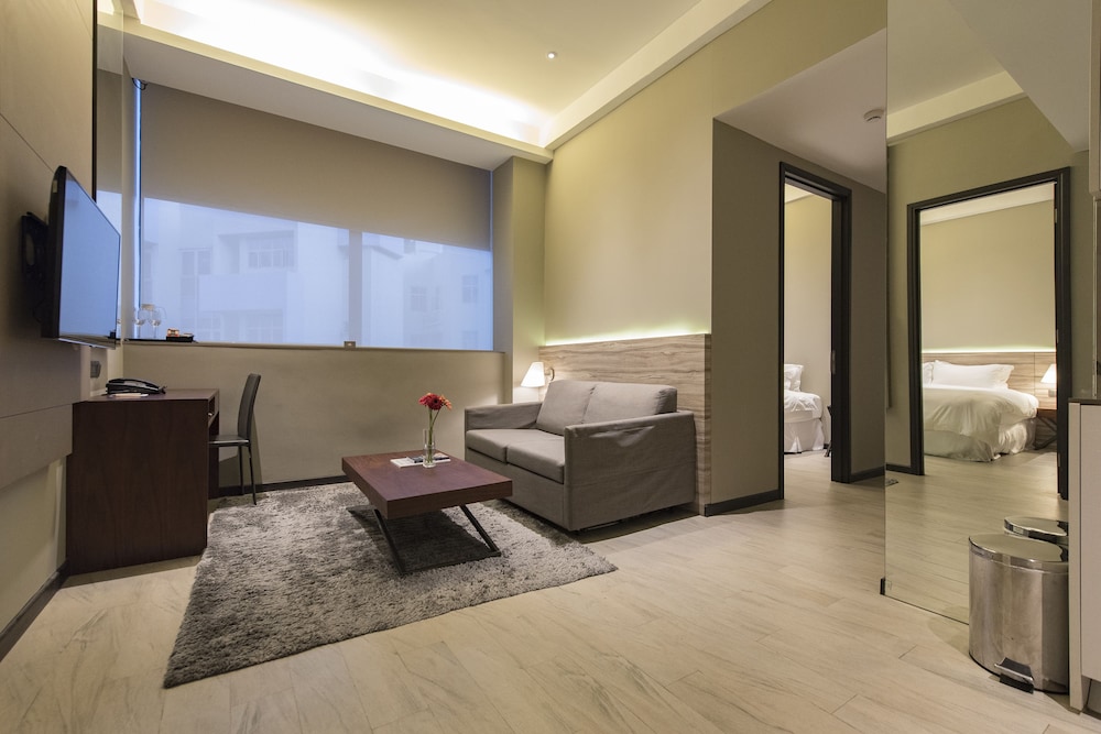 Louis Kienne Serviced Residences 49/65