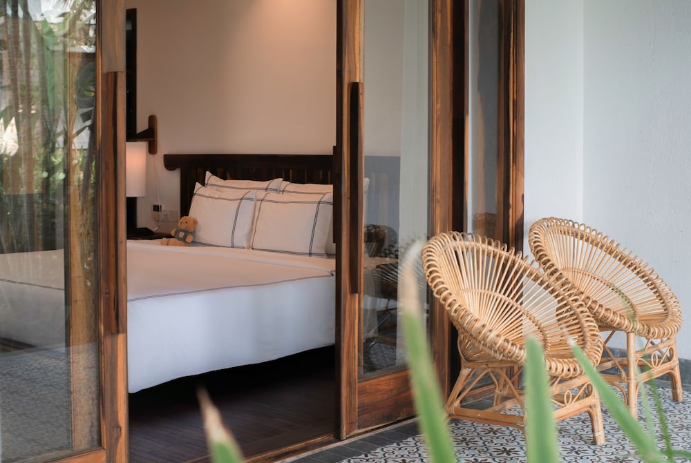 Alibu Resort 10/50