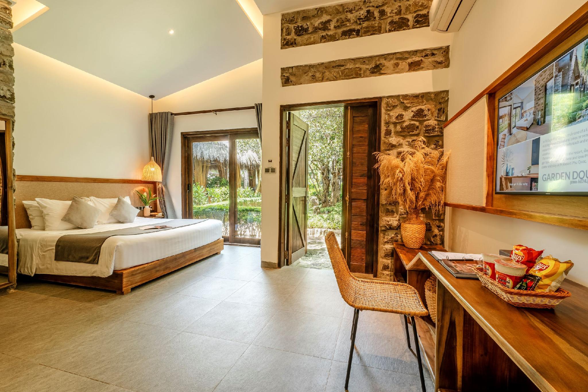 House, Double Bed, Garden View