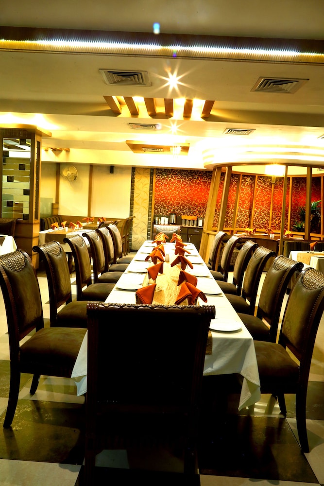 Hotel Meera 34/42