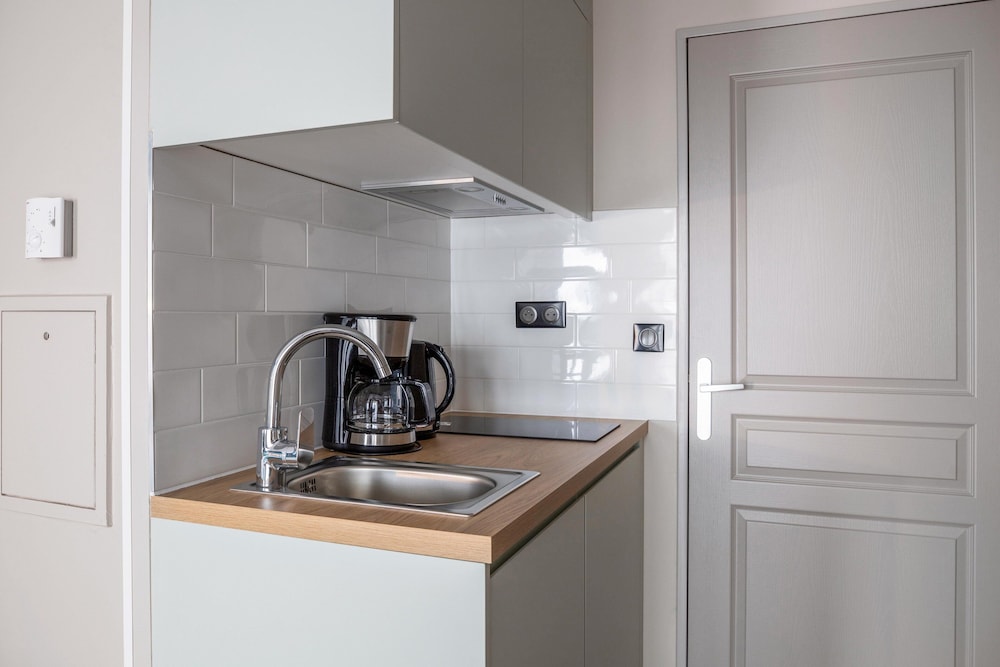 Appart City Confort St Quentin en Yvelines Bois d Arcy 6/80