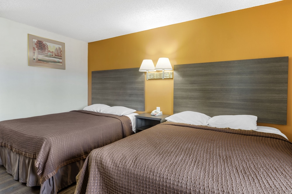 Riverside Inn & Suites 8/56
