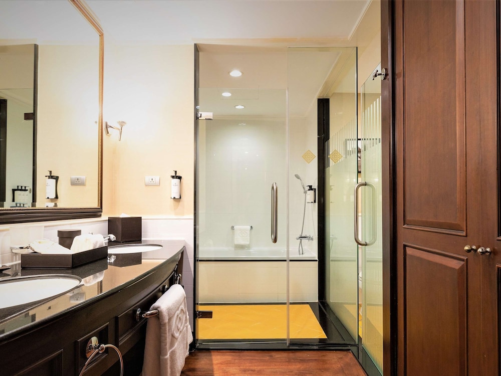 Sofitel Phnom Penh Phokeethra Hotel 76/76