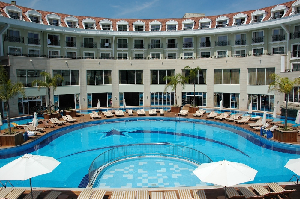 Meder Resort in KEMER