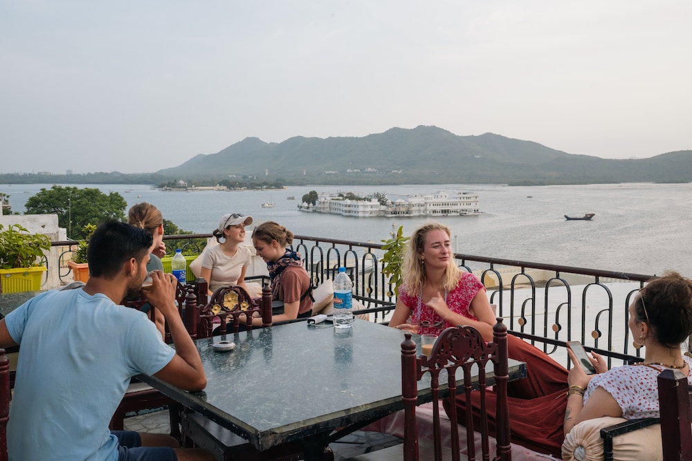 Hotel Lake Ghat Palace، Udaipur 47/53