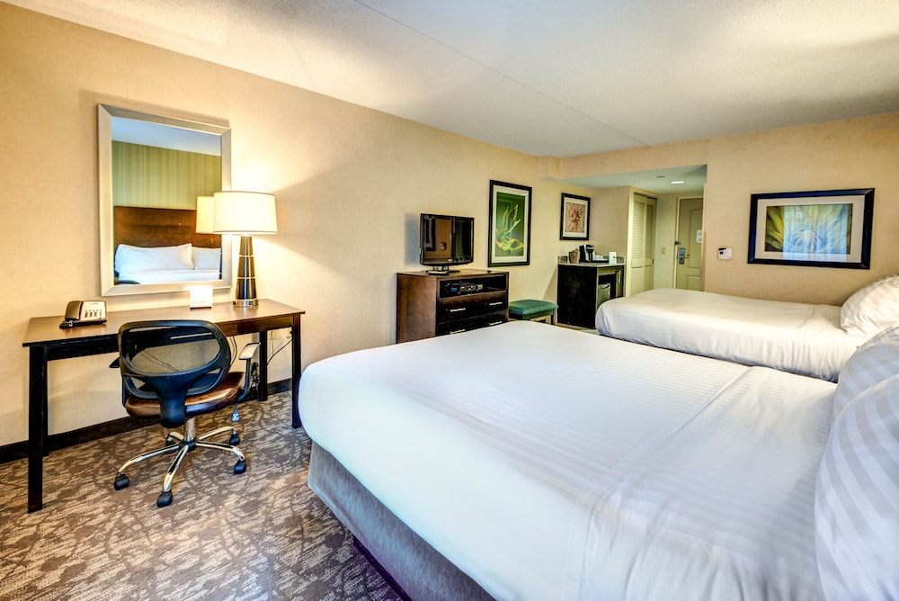 Holiday Inn Express Neptune 8/80