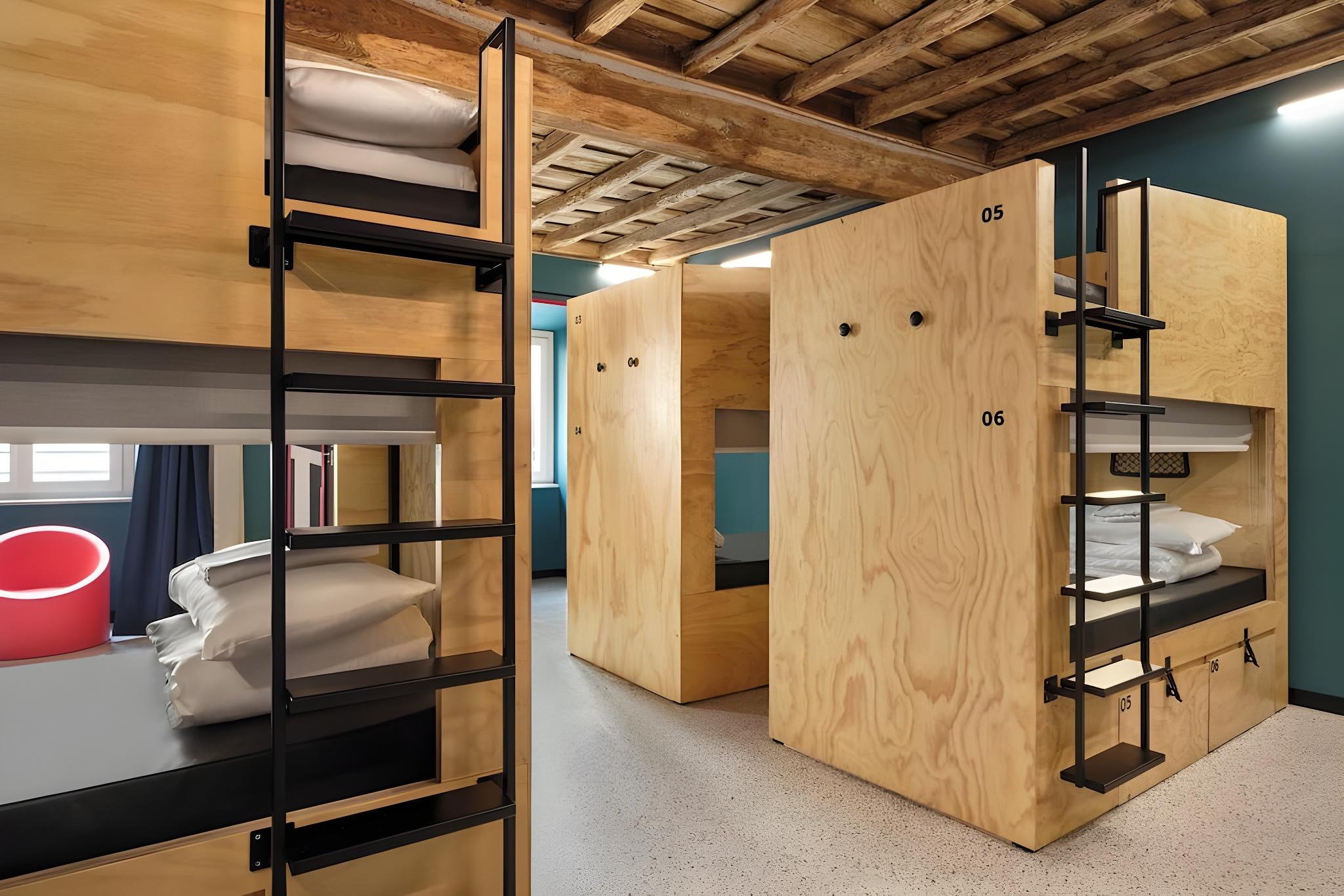 Private, Female Dorm, 6 Beds