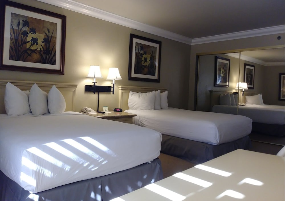 Indian Wells Resort Hotel 19/39