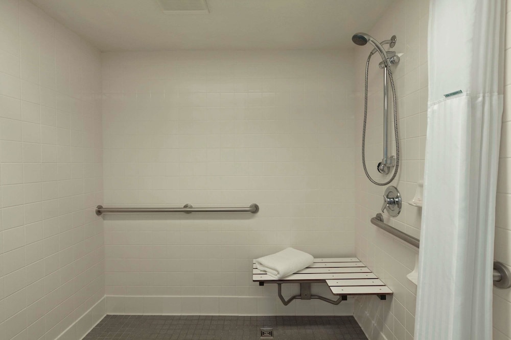 Travelodge by Wyndham Redding CA 11/25