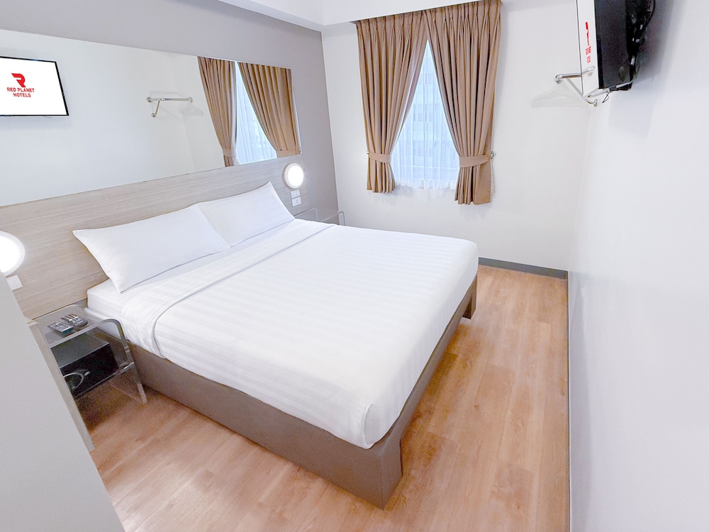 ROOM, DOUBLE BED