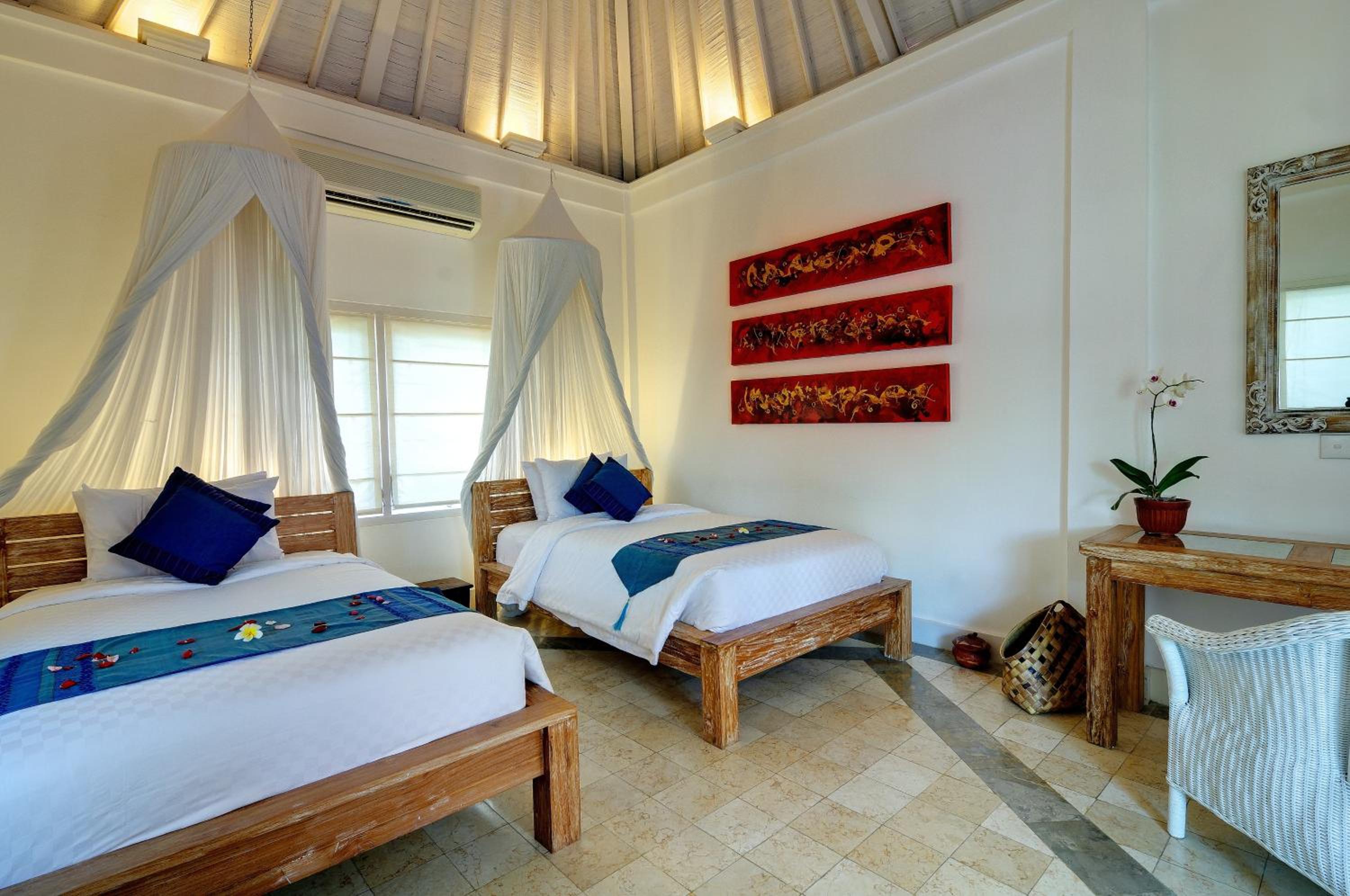 فيلا بـ5 غرف نوم بمسبح خاص