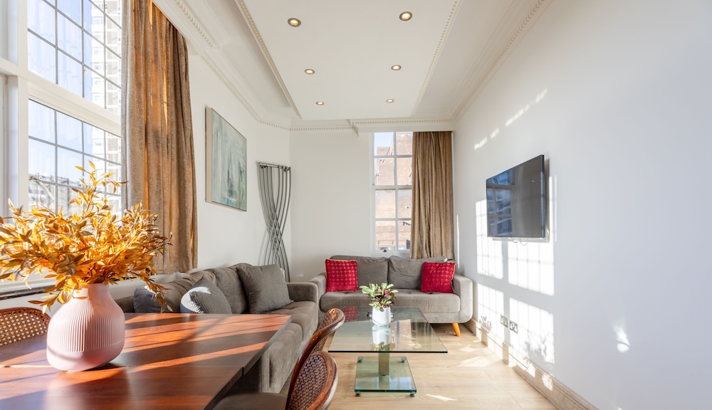 Griffin House Hotel 34/45