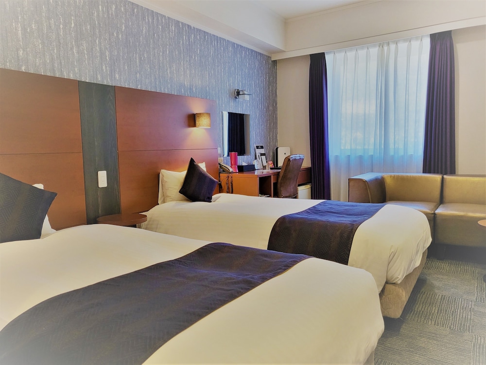 ROOM, TWIN BEDS, SMOKING