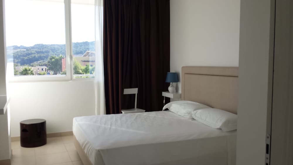 19 Summer Suites 21/60