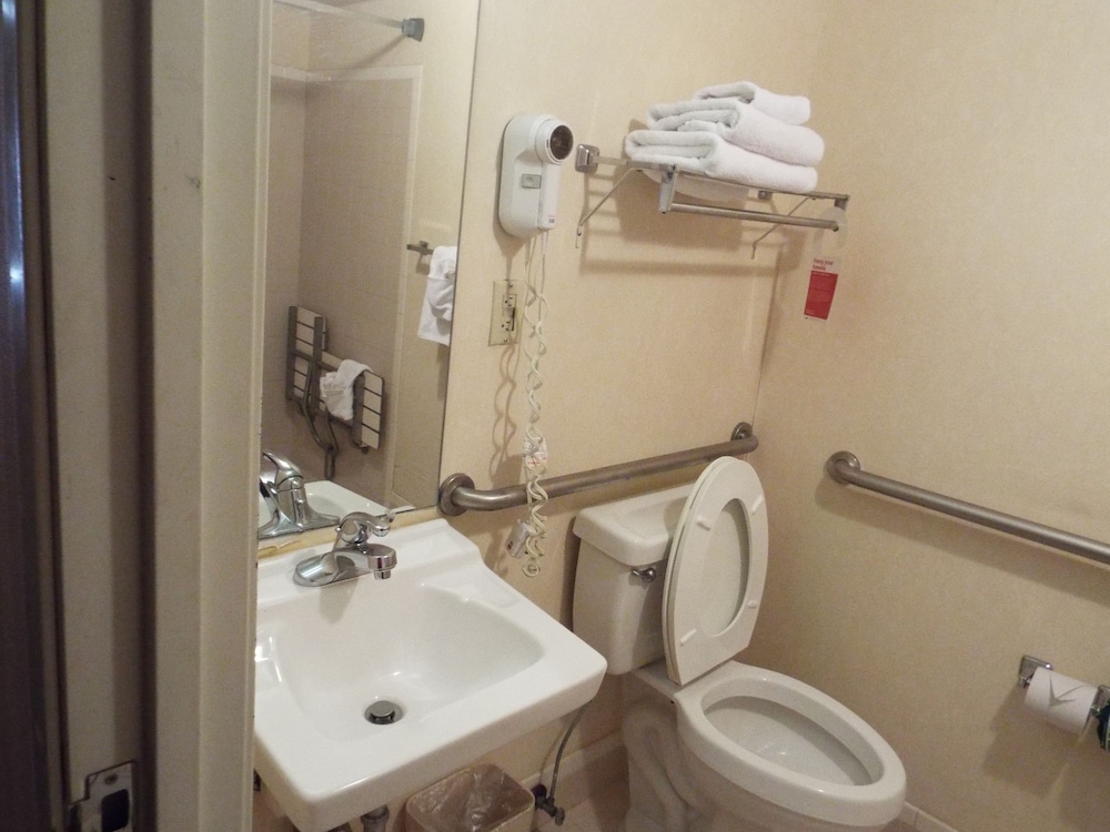 Quality Suites Atlanta Airport East GA 12/43