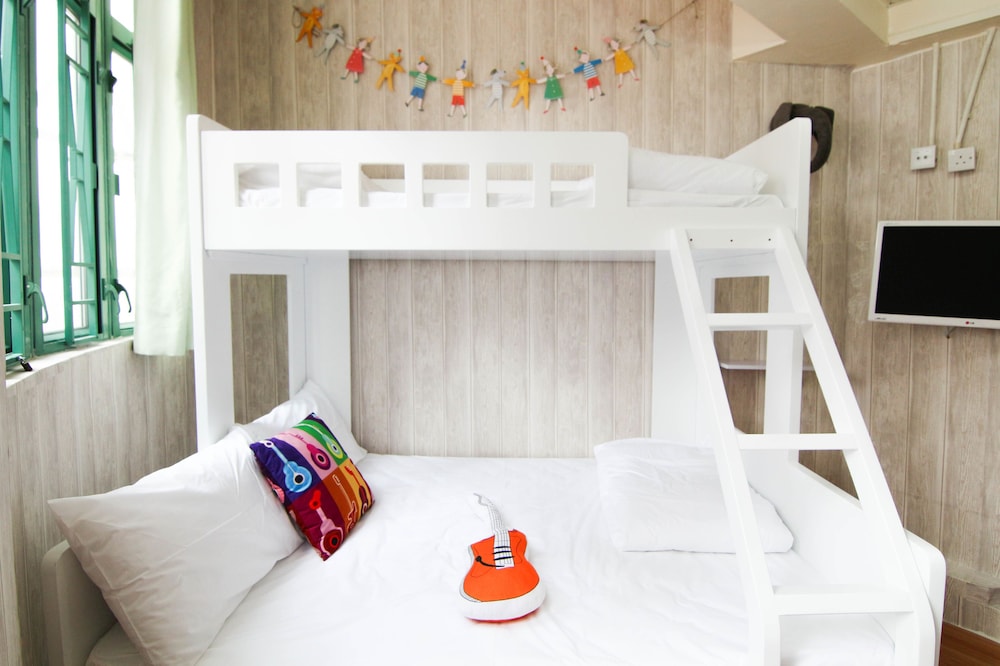 Tempo Inn-Cozy@National Court 42/63