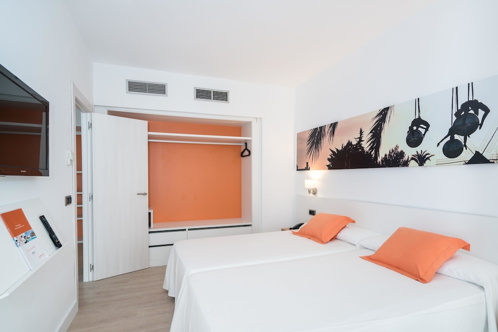 THB Ocean Beach - Adults Only 19/50