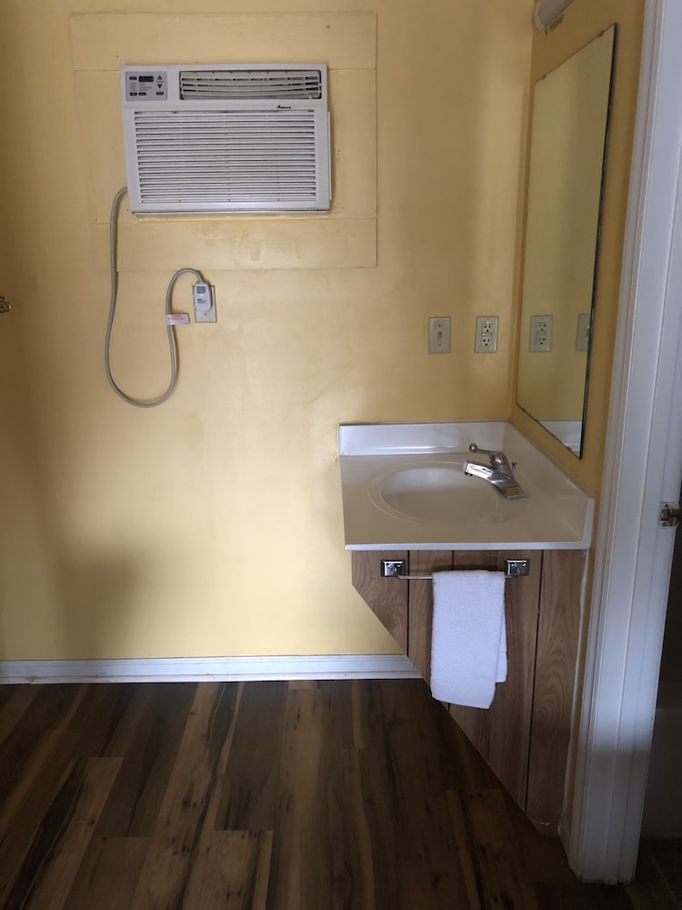 Americas Best Value Inn Jonesville 10/20