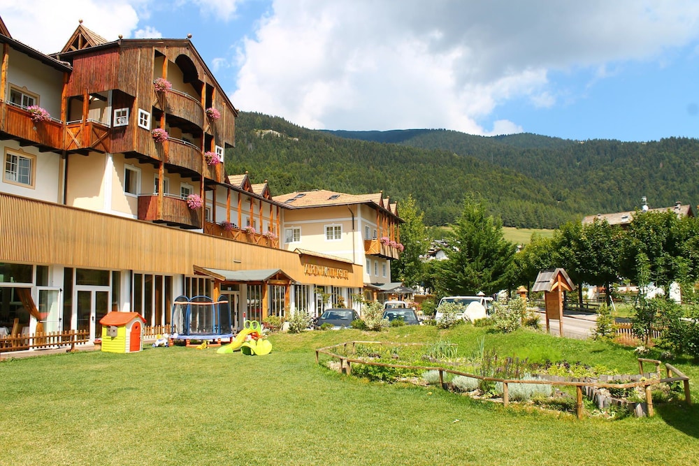 Alpen Hotel Eghel 67/68