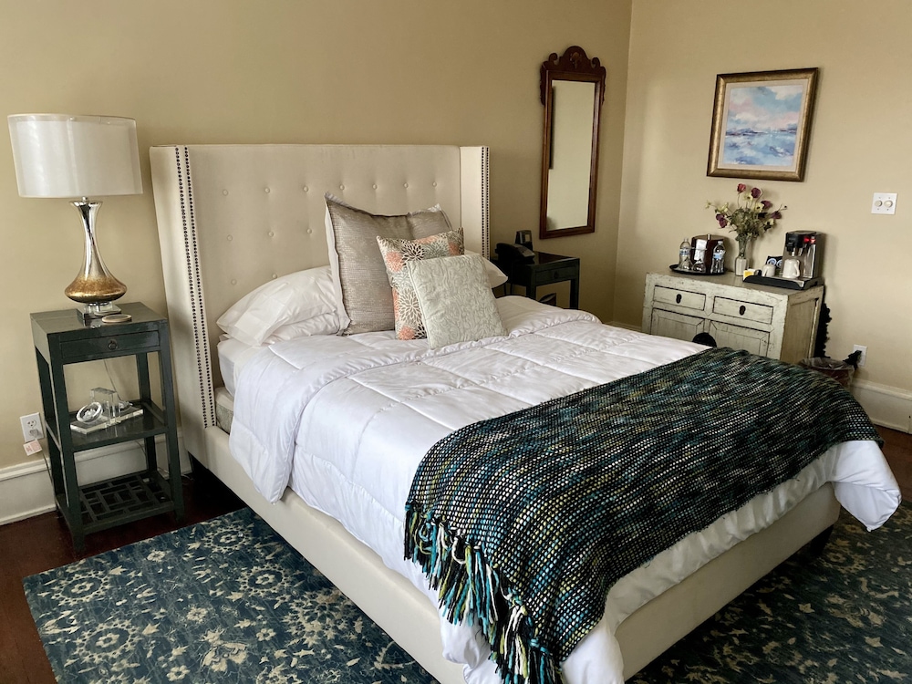 Inn at 835 Boutique Hotel 26/50
