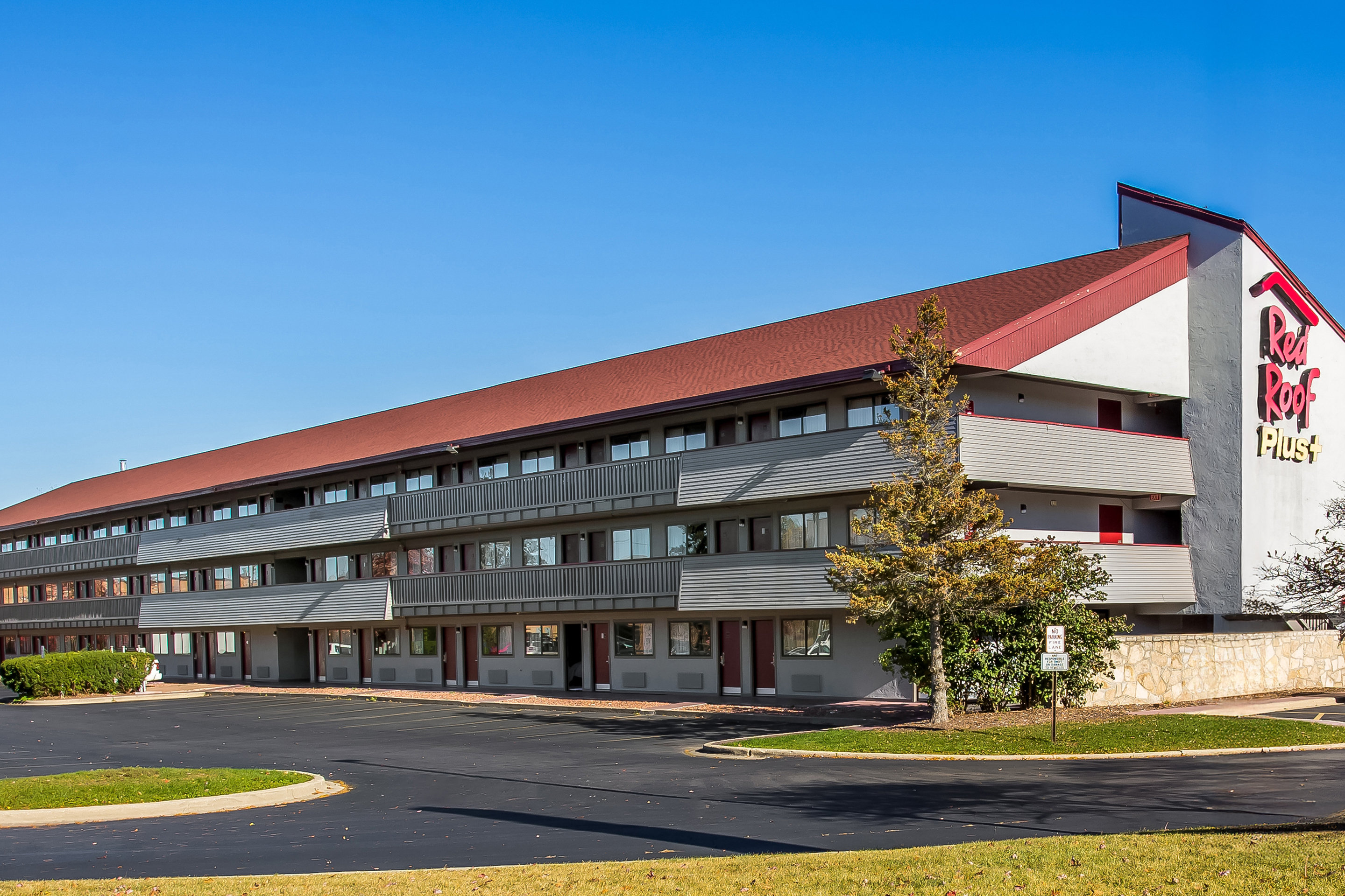 Red Roof PLUS Chicago - Hoffman Estates 25/29