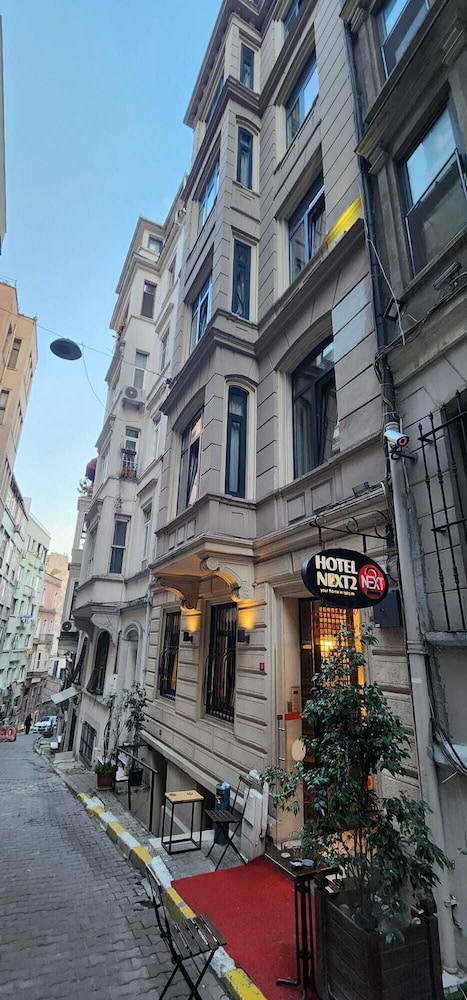 Hotel Next2 4/65