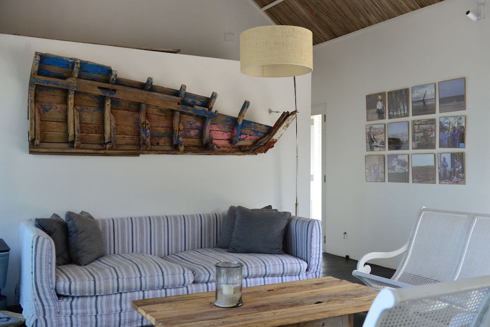 Bakwa Lodge 16/35