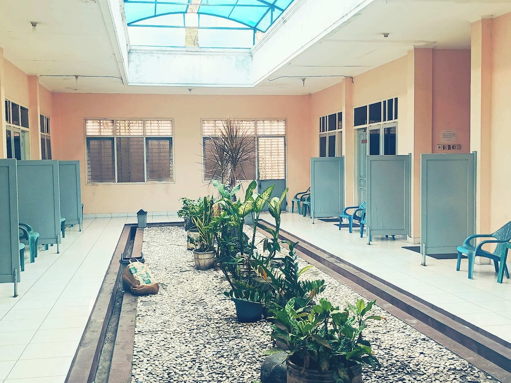 OYO 2495 Hotel Wijaya 39/50