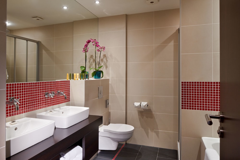 Red And Blue Design Hotel Prague 12/57