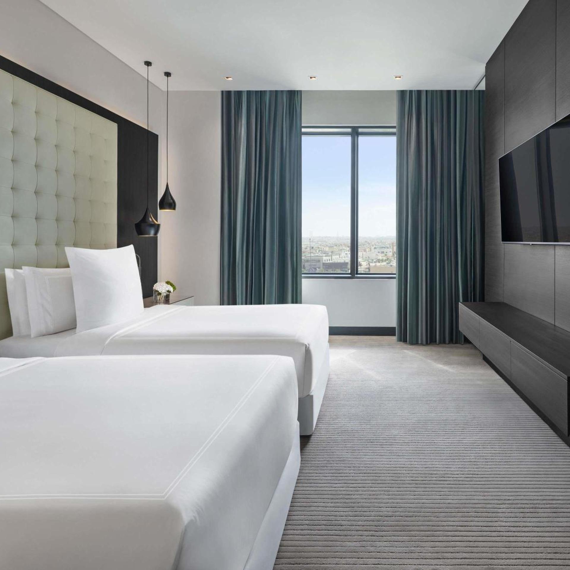 Fairmont, King Bed, Smoking