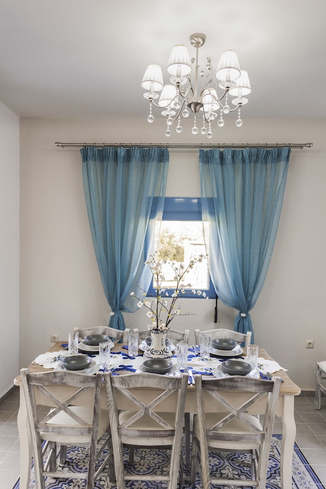 Luxury Retro Villas 39/54