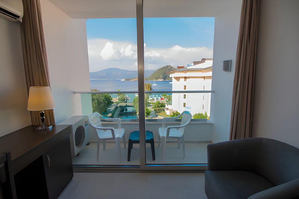 Supreme Beach Hotel - Adults Only +14 26/35