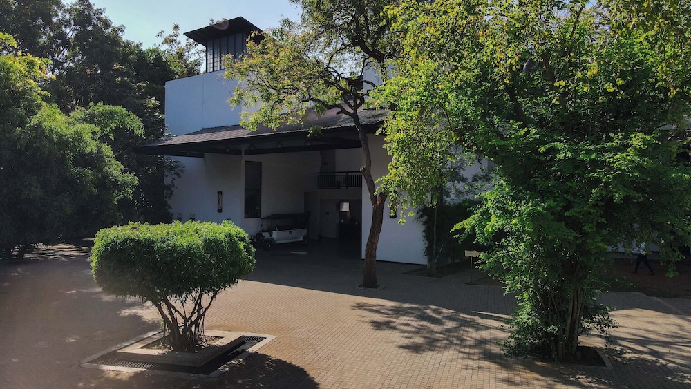 Grand Tamarind Lake Hotel 51/57