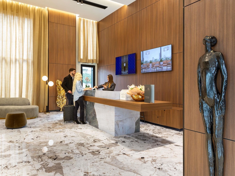 Mercure Tirana 10/73