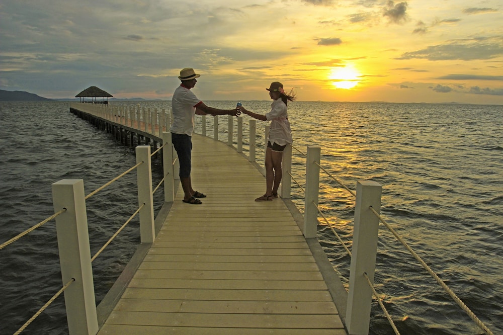 Nataya Roundhouse Coral Bay Resort and Spa 33/51