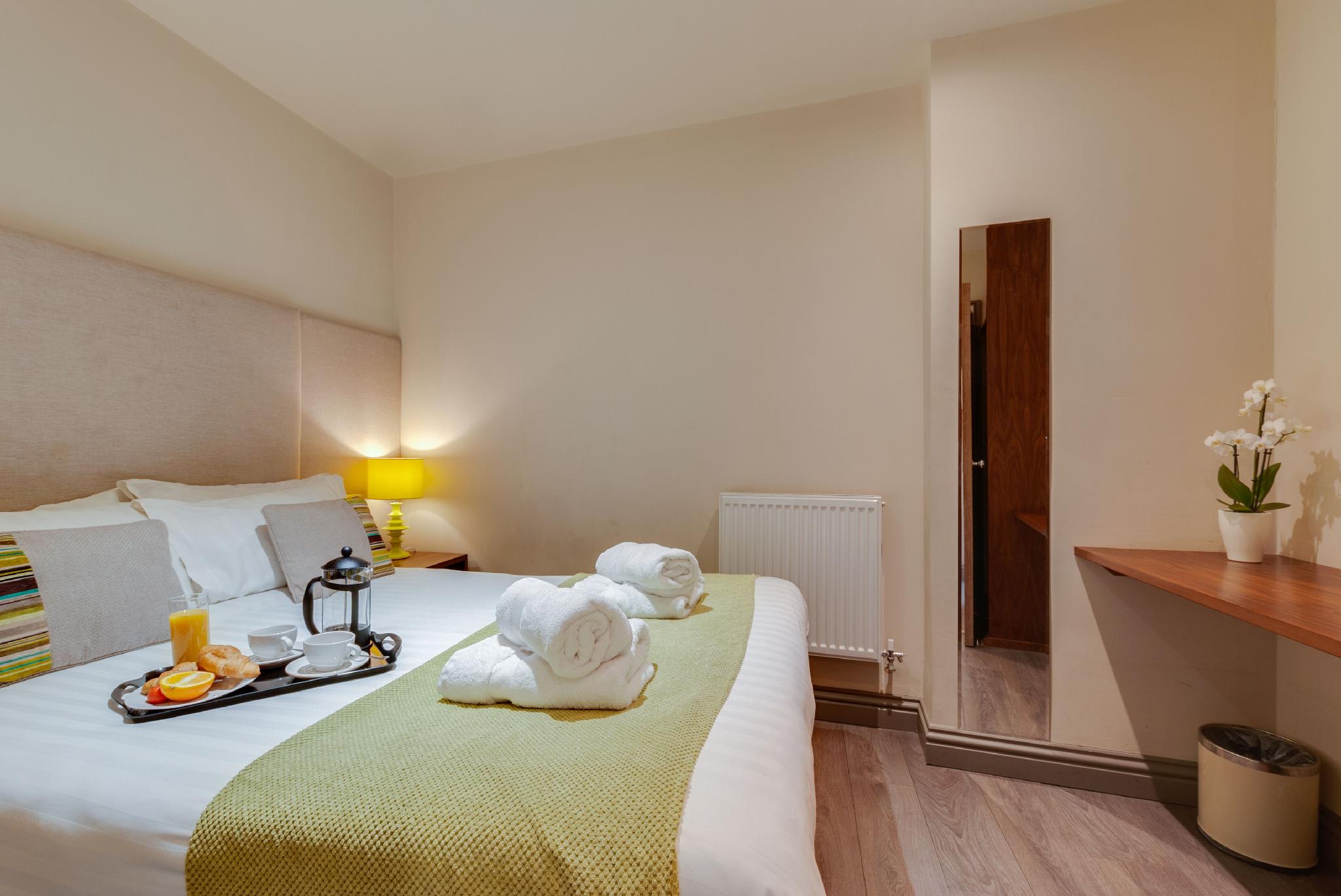 Base Serviced Apartments - City Road 17/35