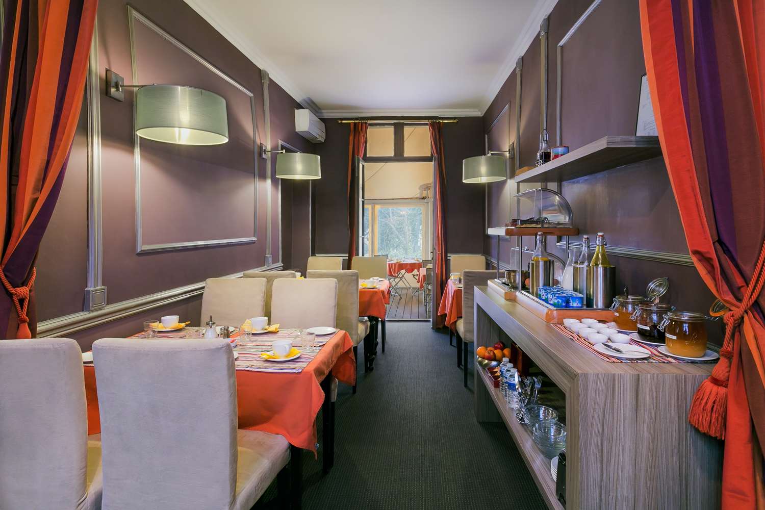 restaurant cafeteria