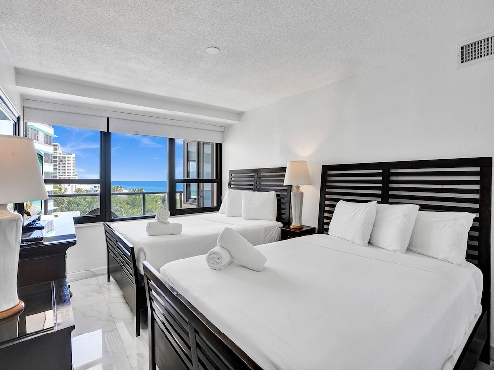 Lovely, Condo, 1 Single and 4 Queen Beds, Ocean View