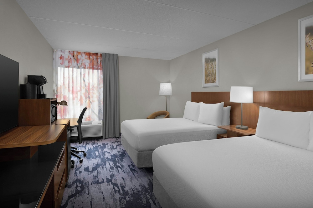 Fairfield Inn And Suites Winston Salem Hanes Mall 18/71