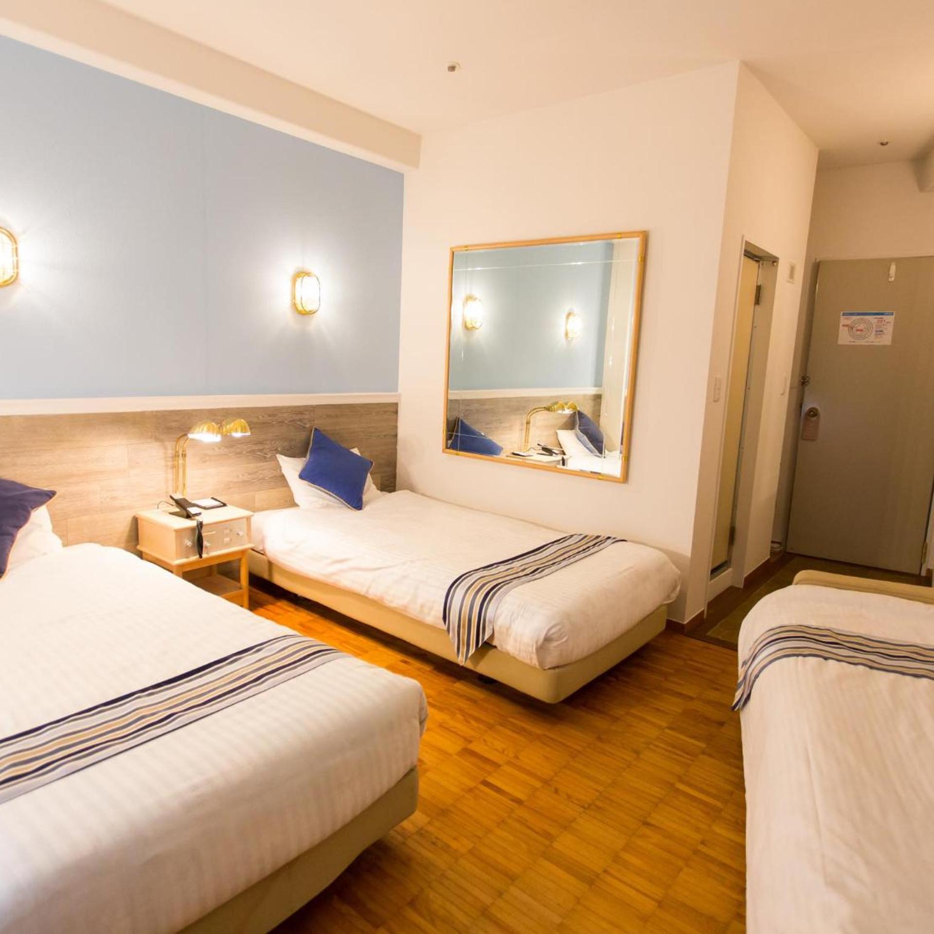 Room, Triple