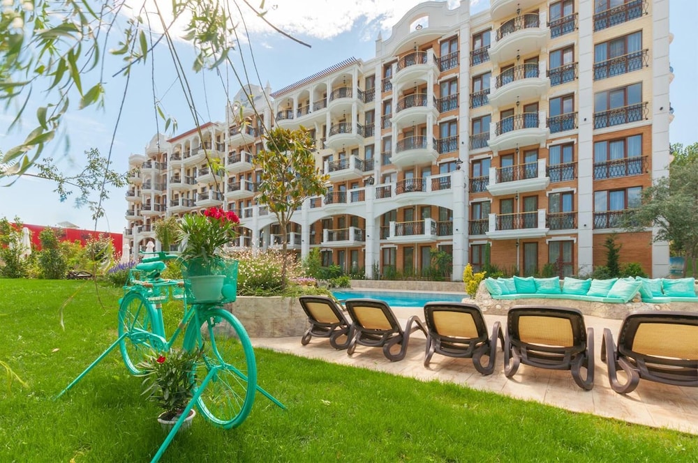 Harmony Suites 11, 12 Grand Resort 43/50