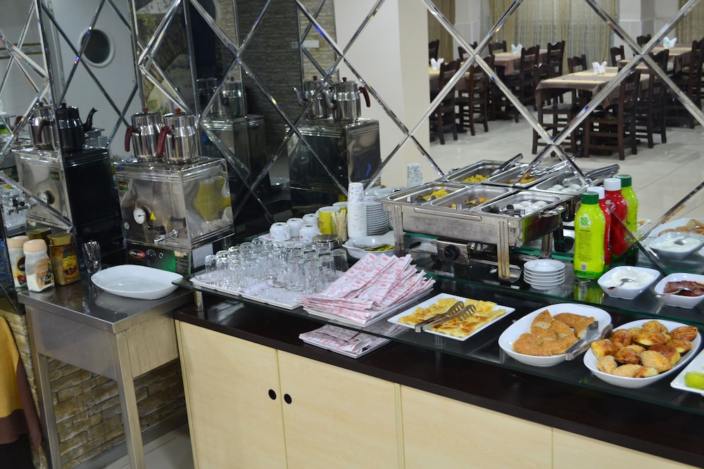 Adana Kucuksaat Hotel 30/37