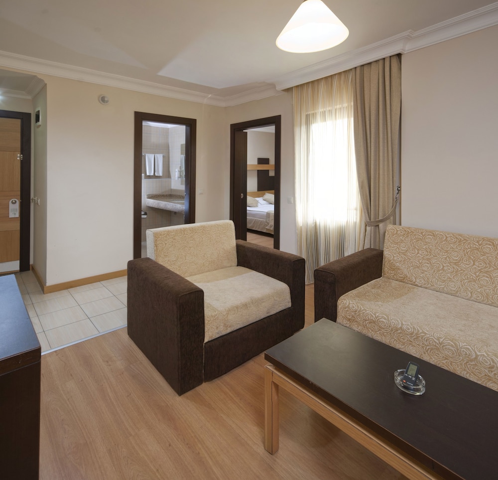Kandelor Hotel 26/72