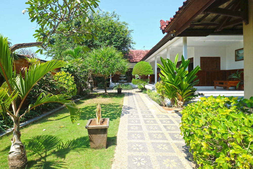 Puri Nusa Beach Hotel 24/32