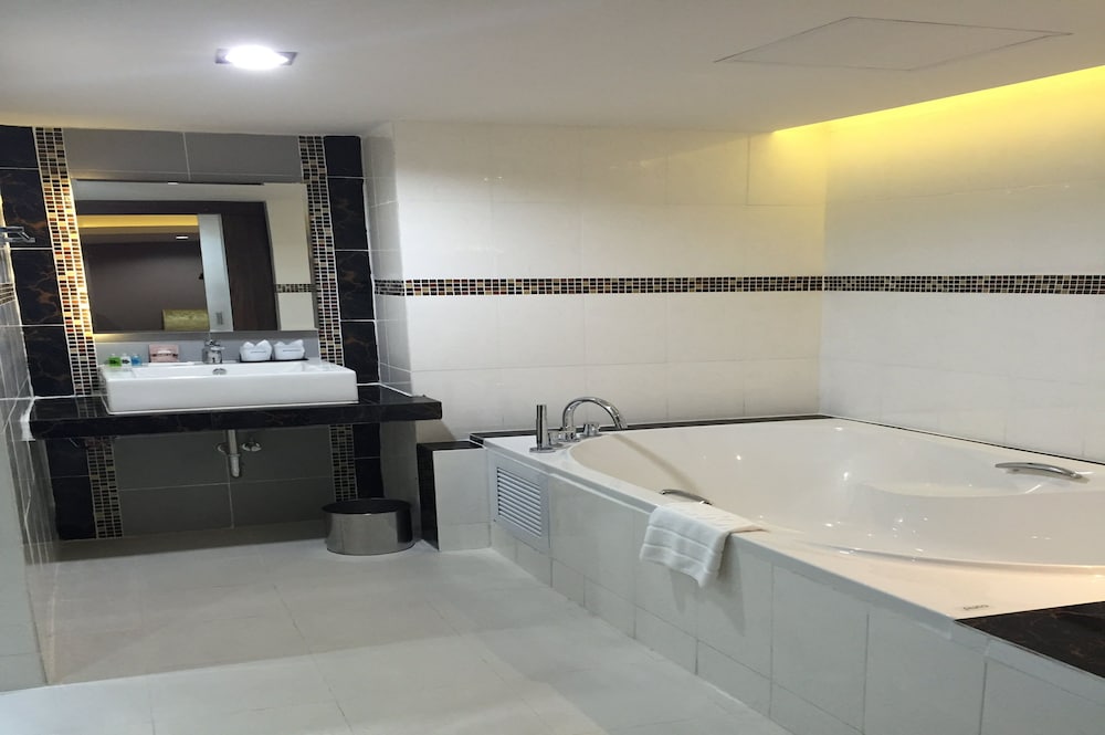 Grand Pink Hotel Hat Yai 43/49