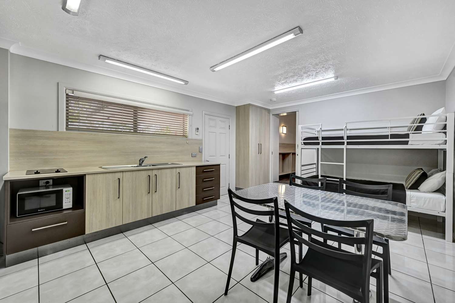 City Oasis Inn Townsville SureStay Collection by BW 29/39